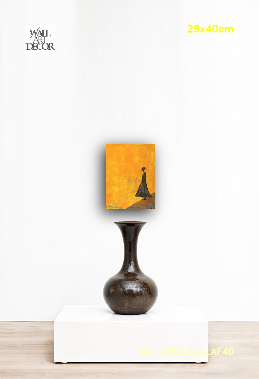 إشراقة العنبر: الصورة الظلية الذهبية – لوحة جدارية عصرية بدون إطار