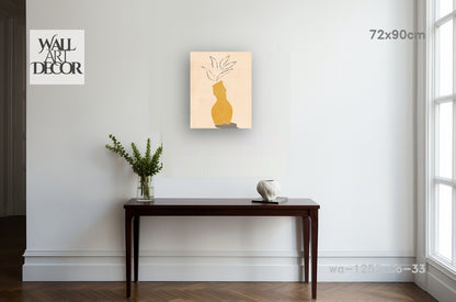 إلهة ذهبية: مزهرية أنثوية مجردة – لوحة جدارية عصرية بدون إطار