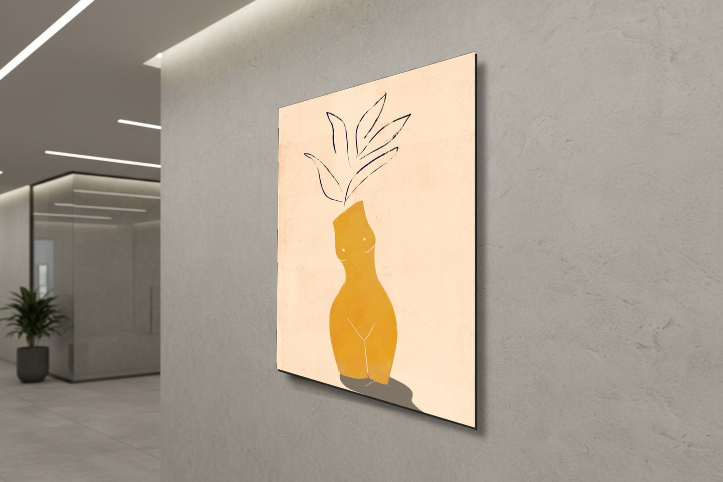 إلهة ذهبية: مزهرية أنثوية مجردة – لوحة جدارية عصرية بدون إطار