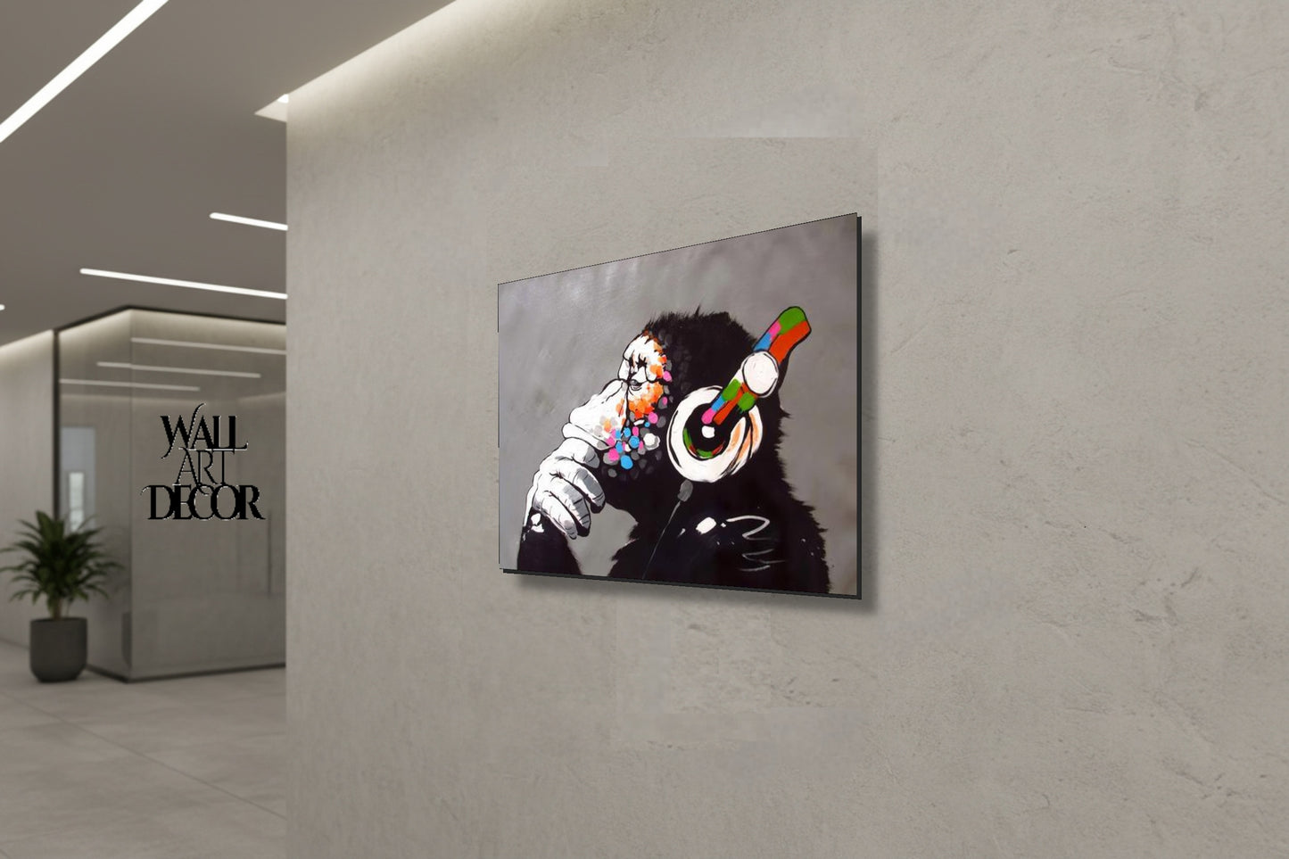 لحن العقل: شمبانزي فن الشارع – فن جداري حديث بدون إطار