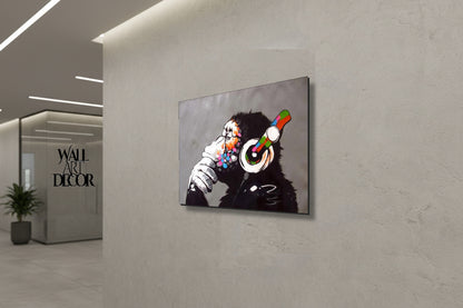 لحن العقل: شمبانزي فن الشارع – فن جداري حديث بدون إطار