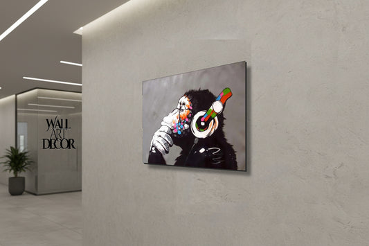 لحن العقل: شمبانزي فن الشارع – فن جداري حديث بدون إطار